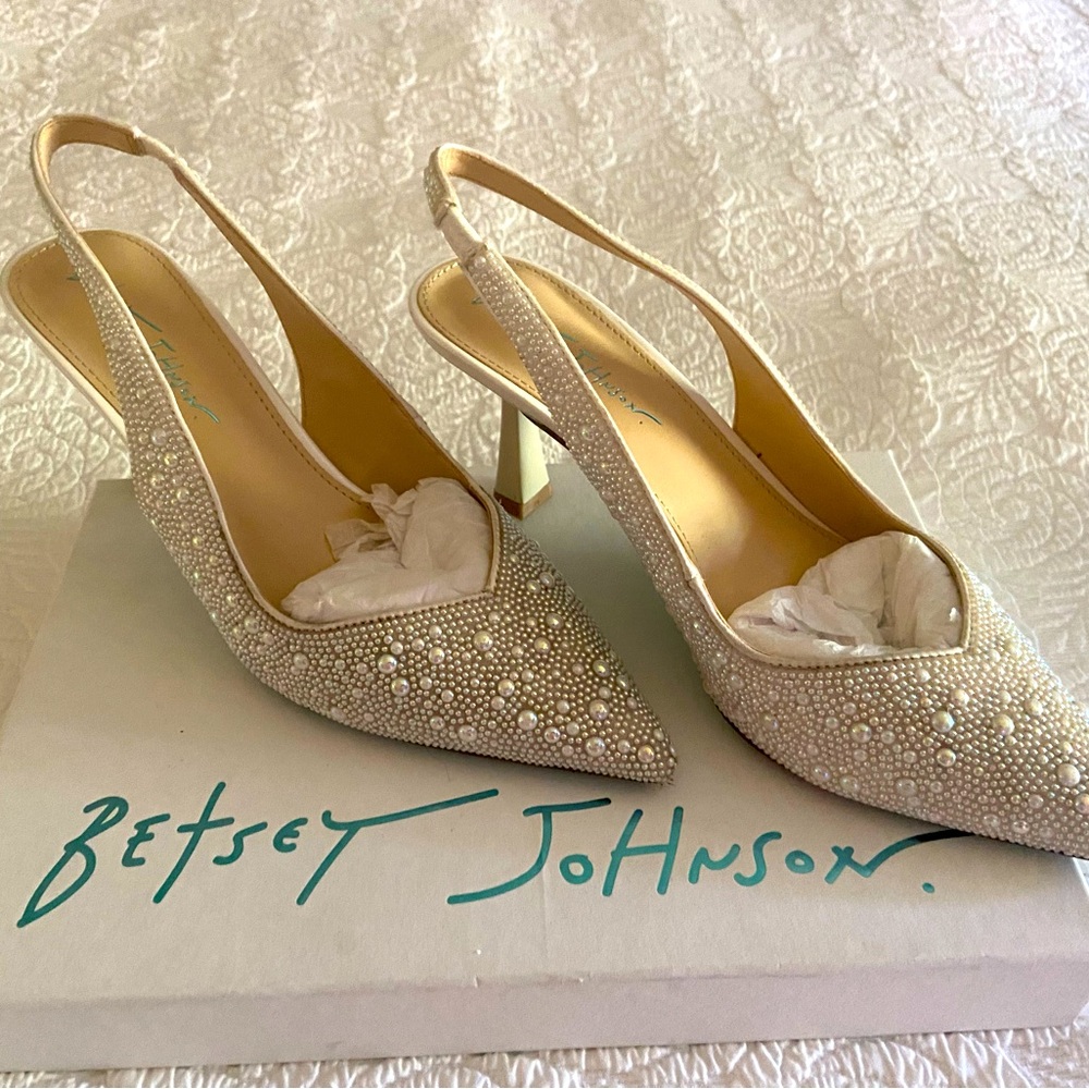 Betsy Johnson, special occasion, ivory pearl shoe size 8.